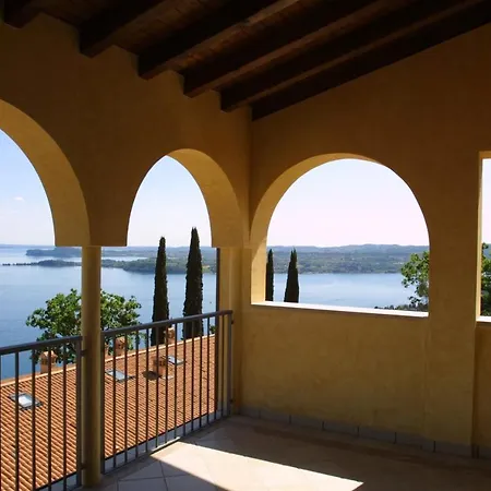 Borgo Apartment Gardone Riviera