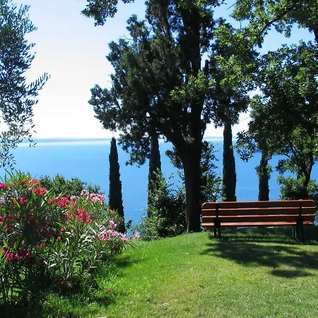 Apartment Borgo Gardone Riviera